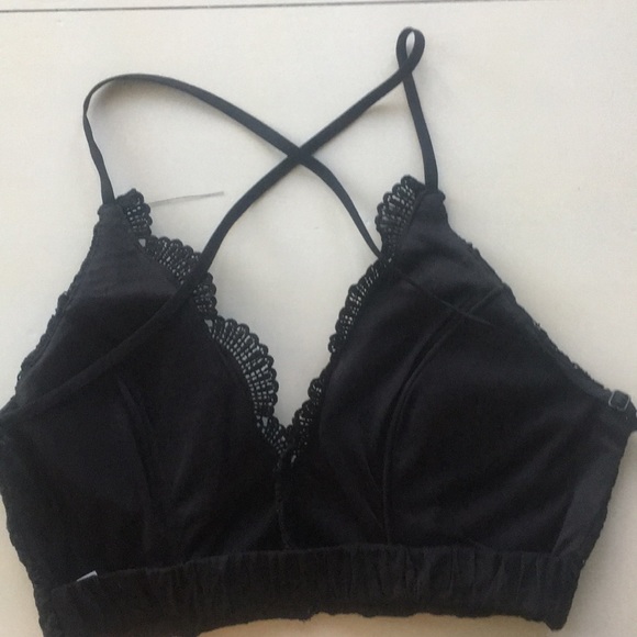 LF Lace Crop Top - Picture 3 of 4